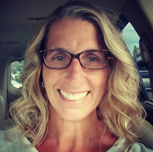 Meet your Posher, Lisa - Picture 1 of 1